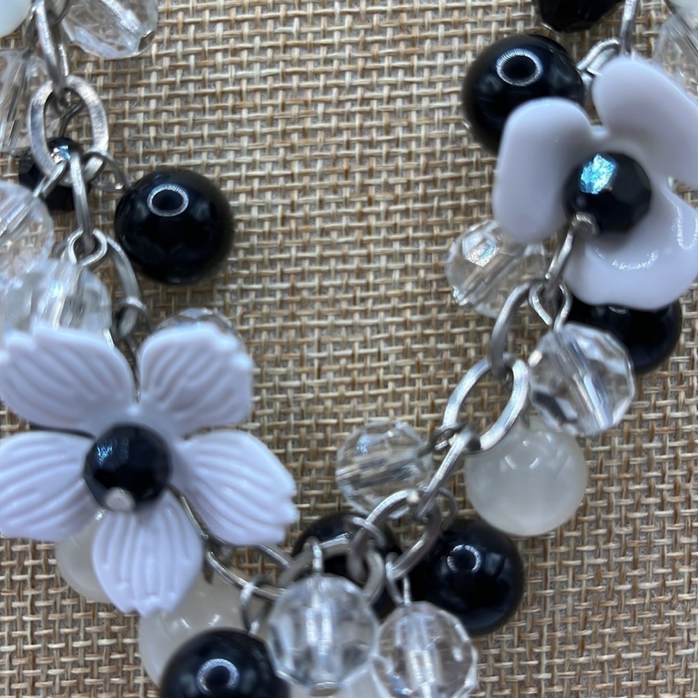 Necklace Black White Beads with White flowers Silver-tone Neutral colors